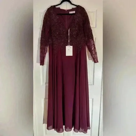 Mac Duggal Embellished Floral Lace V-Neck Illusion Long Sleeve Gown Size 14