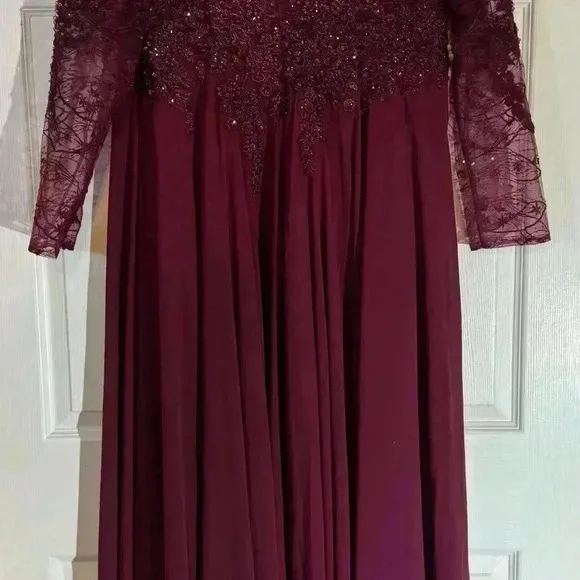 Mac Duggal Embellished Floral Lace V-Neck Illusion Long Sleeve Gown Size 14