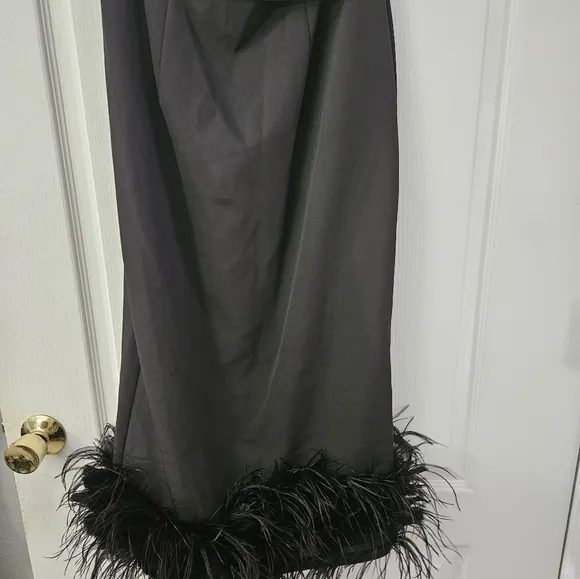 Mac Duggal Feather-Trim Strapless Midi-Dress Black Sz 8 11629