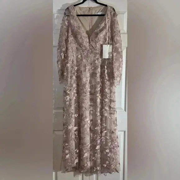 MAC DUGGAL Light Pink Floral Applique Long Sleeve Illusion Gown Style 70224 NWT