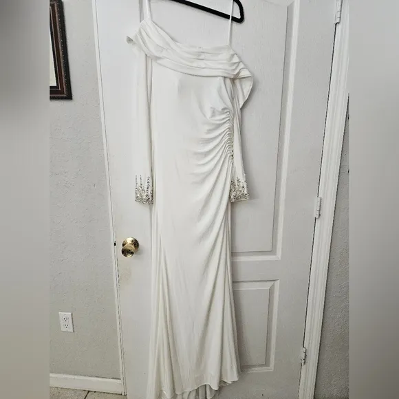 Mac Duggal Off the shoulder jersey gown with jewel-accented cuffs White  10 NWT