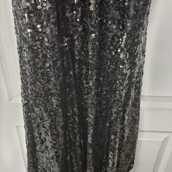 Mac Duggal Sequin Asymmetrical One Long Bishop Sleeve Sheath Gown 26717 SZ 0 NWT