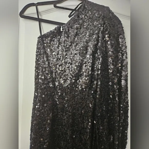Mac Duggal Sequin Asymmetrical One Long Bishop Sleeve Sheath Gown 26717 SZ 0 NWT
