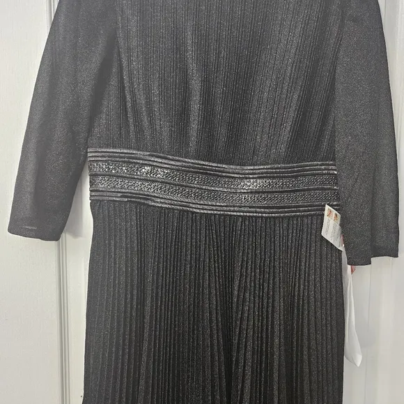 Mac Duggal Shimmering 3/4 Sleeve A-Line Midi Dress SZ 10 NEW 30570