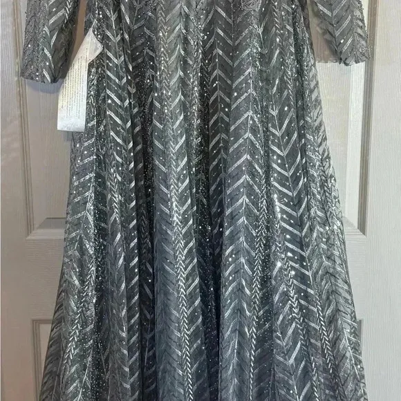 Mac Duggal Women's Embellished Illusion Long Sleeve Wrap Over A Line NWT