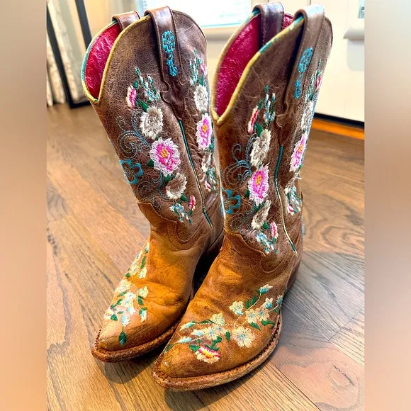 Macie Bean leather cowgirl cowboy embroidered floral boots Size 2