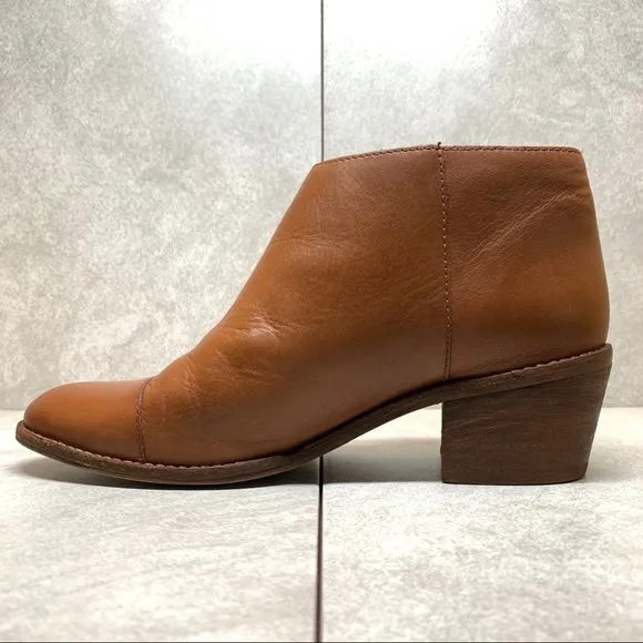Madewell B8034 Dakota Cutoff cognac ankle boots size 8