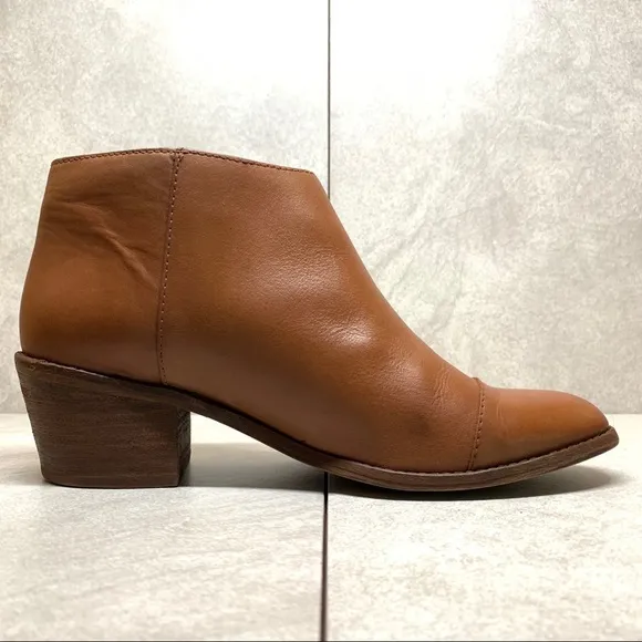 Madewell B8034 Dakota Cutoff cognac ankle boots size 8