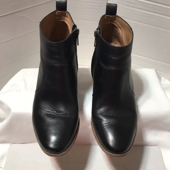 Madewell leather boots. Made in Brazil. EUC