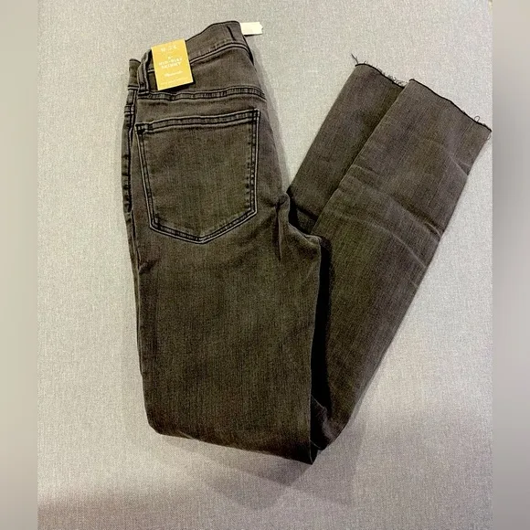 Madewell Skinny Jeans Size 24 NWT High Rise Distressed Black Denim