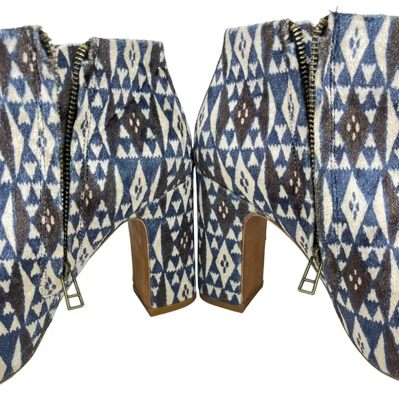 Madewell | Women’s 8 | The Nealy Heeled Boot in Geometric Print‎ Velvet