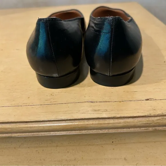 Manola Blahnik black leather women’s flats size 38 eu style# 17599046
