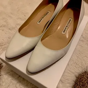 Manolo Blahnik Women's White Leather Block Heel 37.5