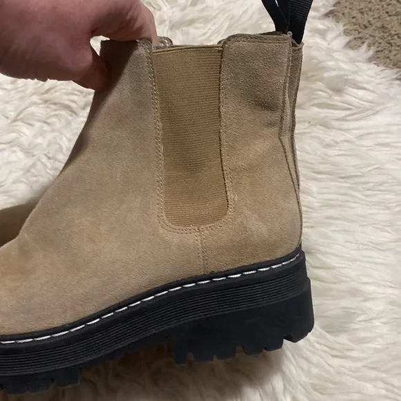 Marc Fisher Shoes Marc Fisher Pirro Chelsea Tan Boots‎ Lugsole Women’s Size 7.5