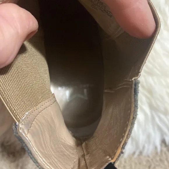 Marc Fisher Shoes Marc Fisher Pirro Chelsea Tan Boots‎ Lugsole Women’s Size 7.5