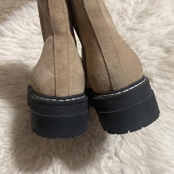 Marc Fisher Shoes Marc Fisher Pirro Chelsea Tan Boots‎ Lugsole Women’s Size 7.5