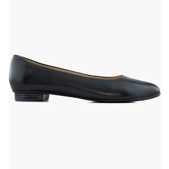 Marc Joseph New York Ferris Black Leather Flats Size 7.5 NWOB