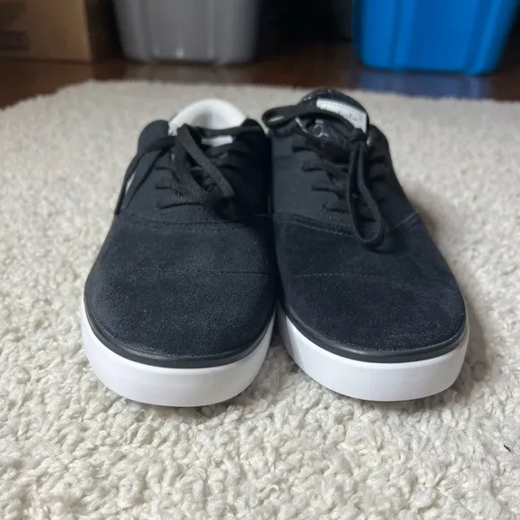 Men’s 10.5 Nike SB Lunarlon Shoes NEW