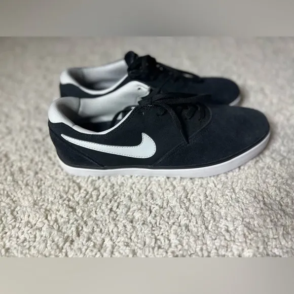 Men’s 10.5 Nike SB Lunarlon Shoes NEW