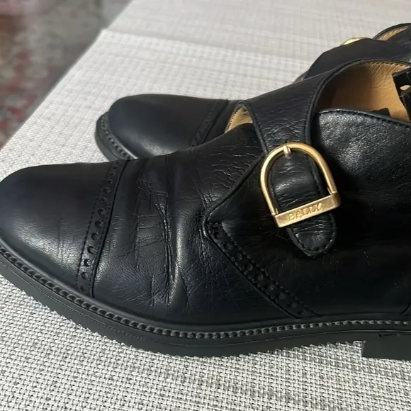 Men’s Bally ,gold buckle ,ankle boots size 7, men’s boots, soft leather