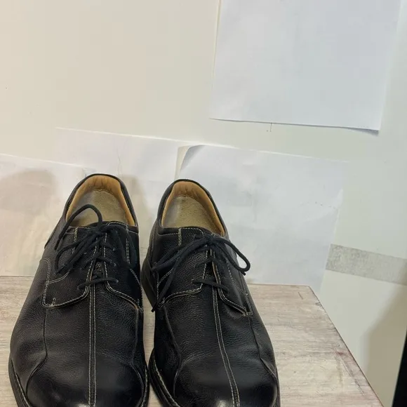 Men's Black Leather Dress Shoes by Johnson and Murphy worn once