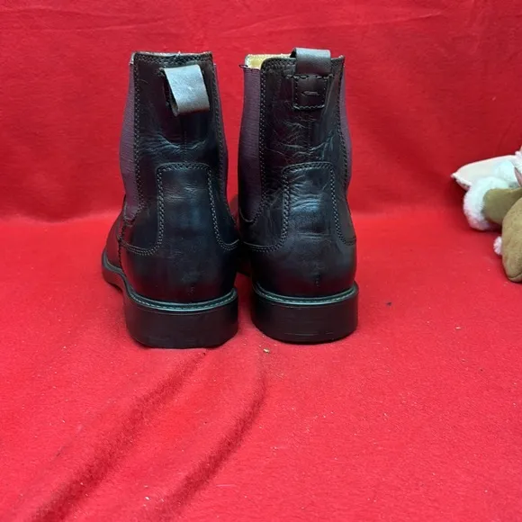 Men's Brown Leather Boots SZ 43 box 62