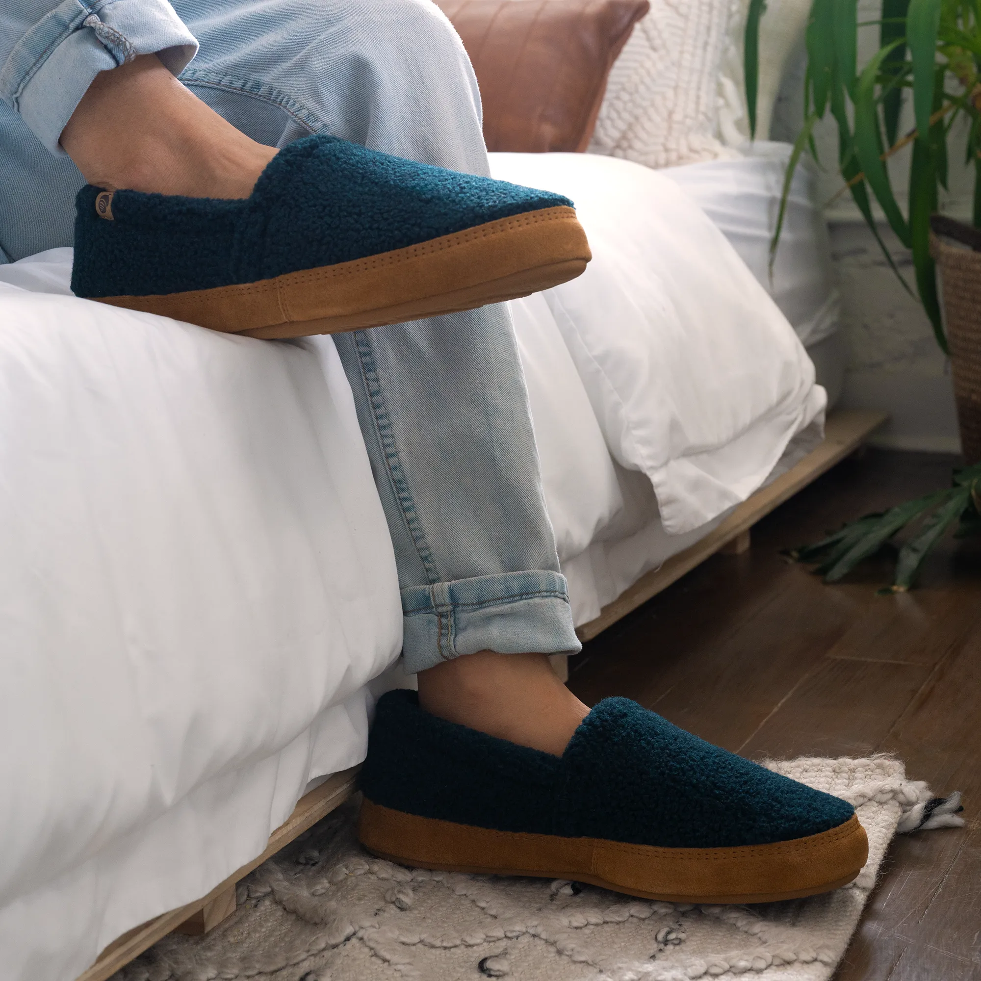 Men's Classic Moccasin Slipper