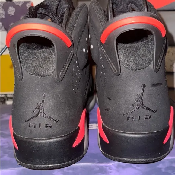 Men’s Or Women’s Nike Jordan 6 Retro Shoes! Original pair! Men’s 9.5, No Box!