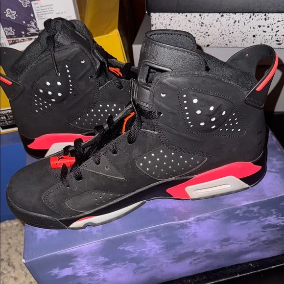 Men’s Or Women’s Nike Jordan 6 Retro Shoes! Original pair! Men’s 9.5, No Box!