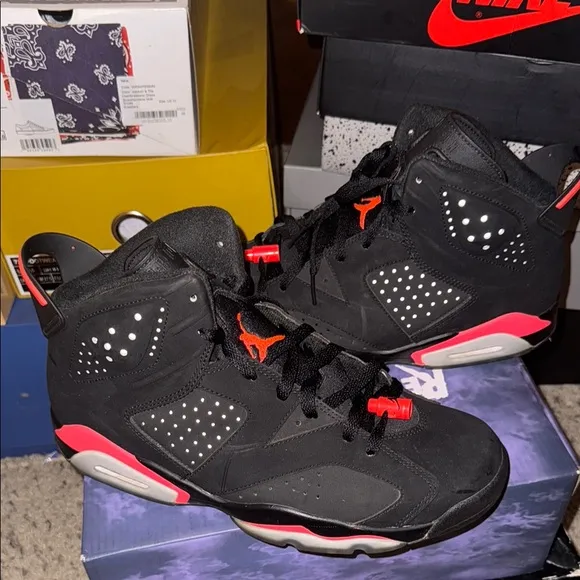 Men’s Or Women’s Nike Jordan 6 Retro Shoes! Original pair! Men’s 9.5, No Box!