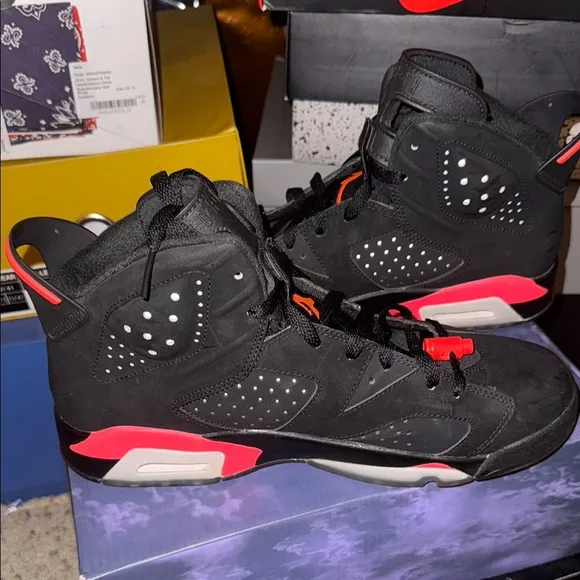 Men’s Or Women’s Nike Jordan 6 Retro Shoes! Original pair! Men’s 9.5, No Box!
