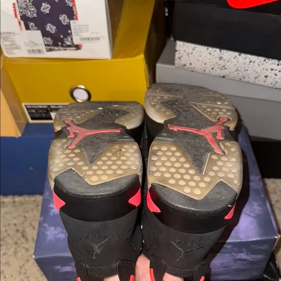 Men’s Or Women’s Nike Jordan 6 Retro Shoes! Original pair! Men’s 9.5, No Box!
