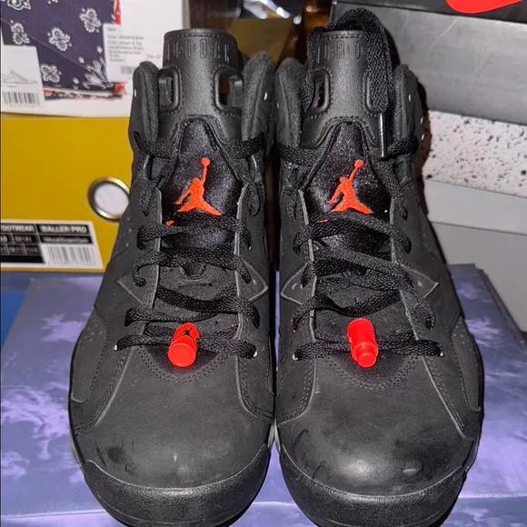 Men’s Or Women’s Nike Jordan 6 Retro Shoes! Original pair! Men’s 9.5, No Box!