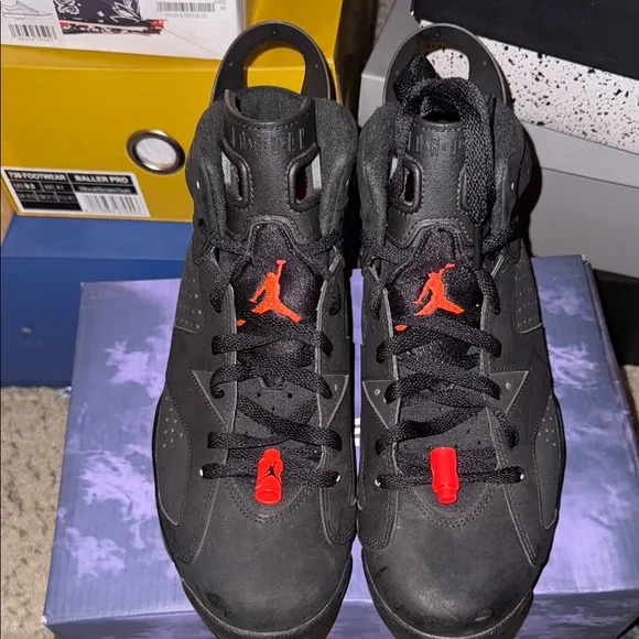 Men’s Or Women’s Nike Jordan 6 Retro Shoes! Original pair! Men’s 9.5, No Box!