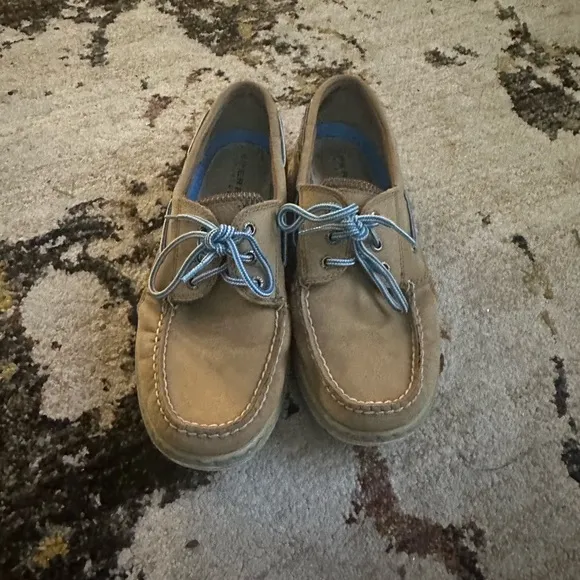 Men's Tan Boat Shoes with Blue Laces
