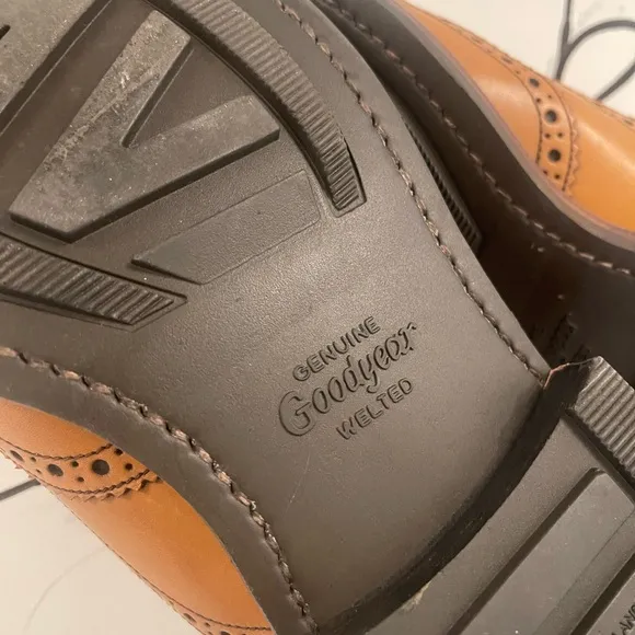 Men's Tan Brogue Shoes