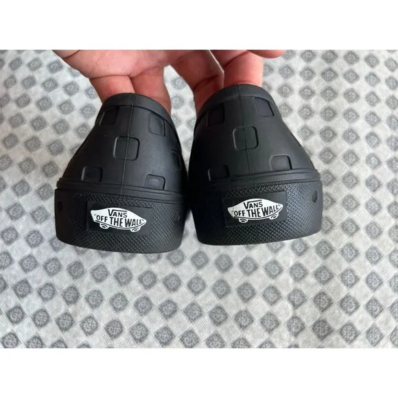 Mens VANS SLIP-ON TRK SHOES lightweight rinsable everyday Sz 10 Black