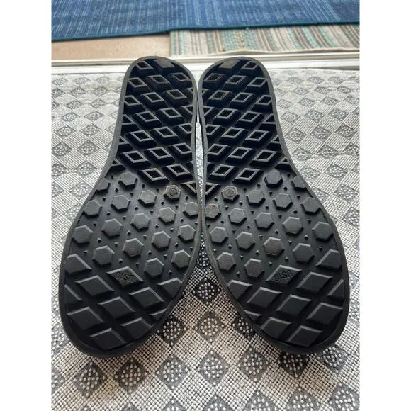 Mens VANS SLIP-ON TRK SHOES lightweight rinsable everyday Sz 10 Black