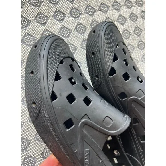 Mens VANS SLIP-ON TRK SHOES lightweight rinsable everyday Sz 10 Black
