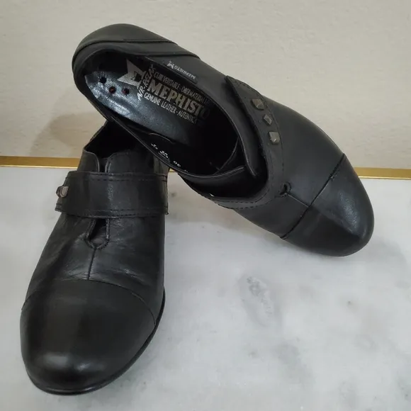 Mephisto Black Leather Round Toe Chunky Heel Velcro Strap Women's Shoe 5 1/2   8