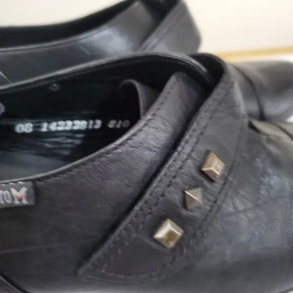 Mephisto Black Leather Round Toe Chunky Heel Velcro Strap Women's Shoe 5 1/2   8