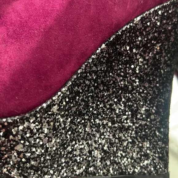 MICHAEL ANTONIO ULTRASUEDE BURGUNDY WEDGE PLATFORM BOOTIES SIZE 8 PURPLE