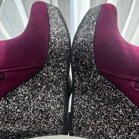 MICHAEL ANTONIO ULTRASUEDE BURGUNDY WEDGE PLATFORM BOOTIES SIZE 8 PURPLE