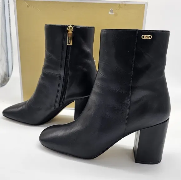 MICHAEL Michael Kors Perla black zip bootie boots Size 7.5