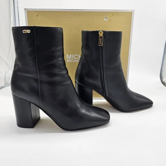 MICHAEL Michael Kors Perla black zip bootie boots Size 7.5