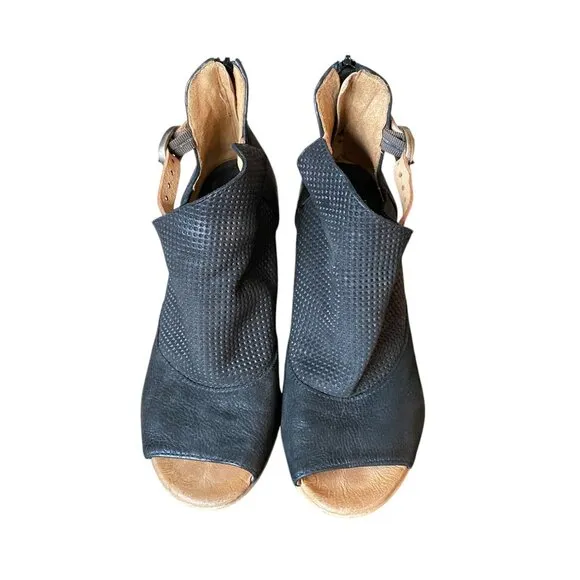 Miz Mooz Black Leather Knox Wedge Sandal | Size 38