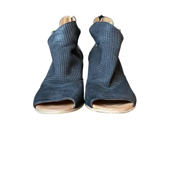 Miz Mooz Black Leather Knox Wedge Sandal | Size 38