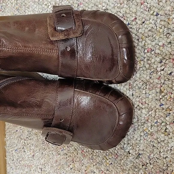 Miz Mooz brown leather boots. Broadway wedge side zip sz 37/US 7. Buckle detail