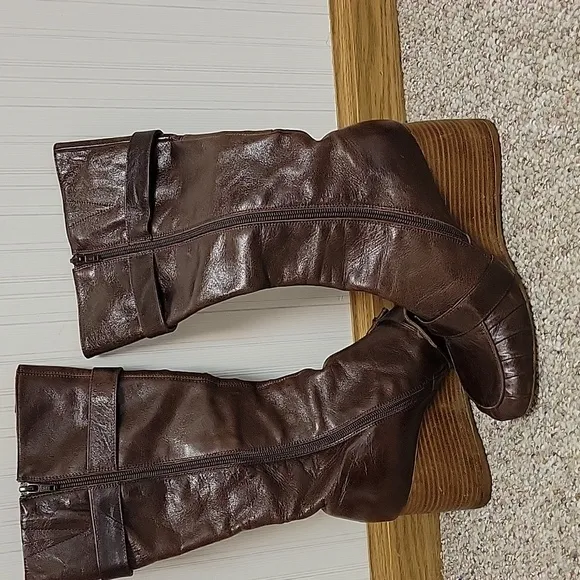 Miz Mooz brown leather boots. Broadway wedge side zip sz 37/US 7. Buckle detail
