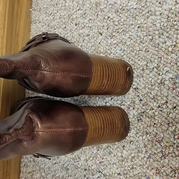 Miz Mooz brown leather boots. Broadway wedge side zip sz 37/US 7. Buckle detail